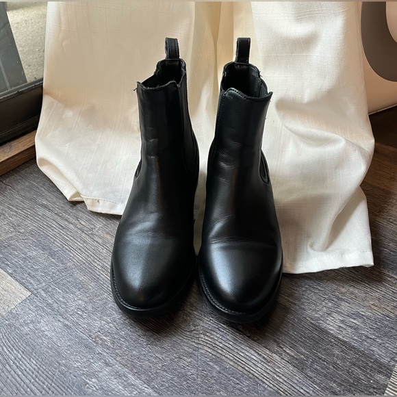 Thursday Duchess Chelsea Ankle Boot - Picture 4 of 10